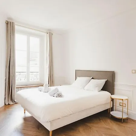 De Luxe 6p - Muette Trocadero *