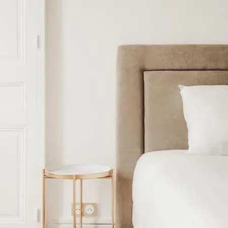 De Luxe 6p - Muette Trocadero *